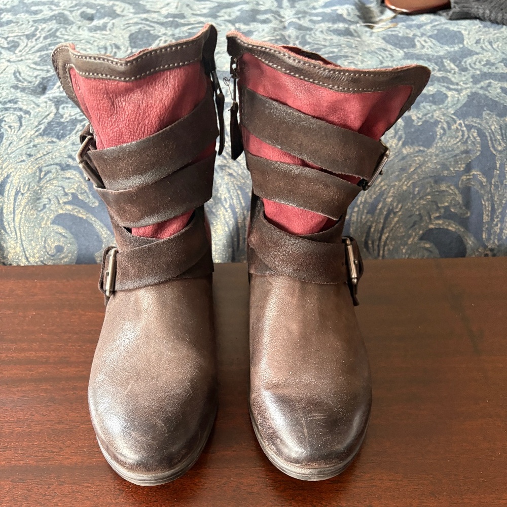 Miz Mooz Buckle boots